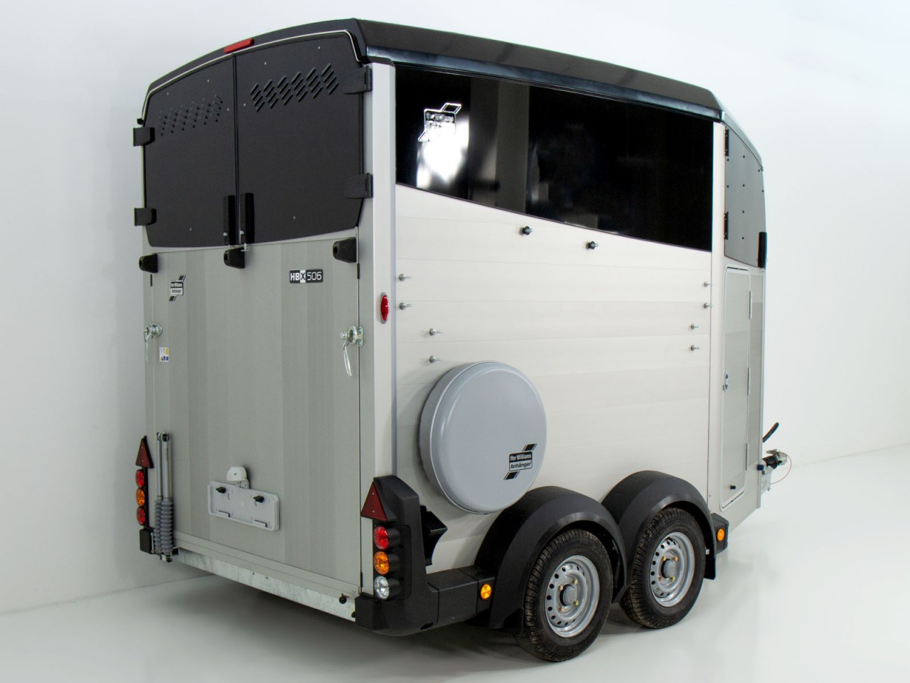 Ifor Williams Pferdeanhänger HBX 506-Sattelkammer-neues Modell-schwarz-Neu – Bild 2