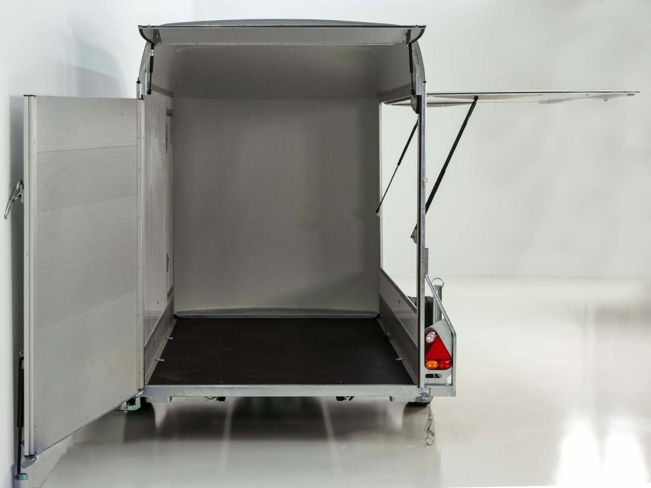 Debon Kofferanhänger C300 Sandwich 148x295cm H:190cm 1,3t, Alu, Polybug, Tür, Klappe, weiß-Neu – Bild 6
