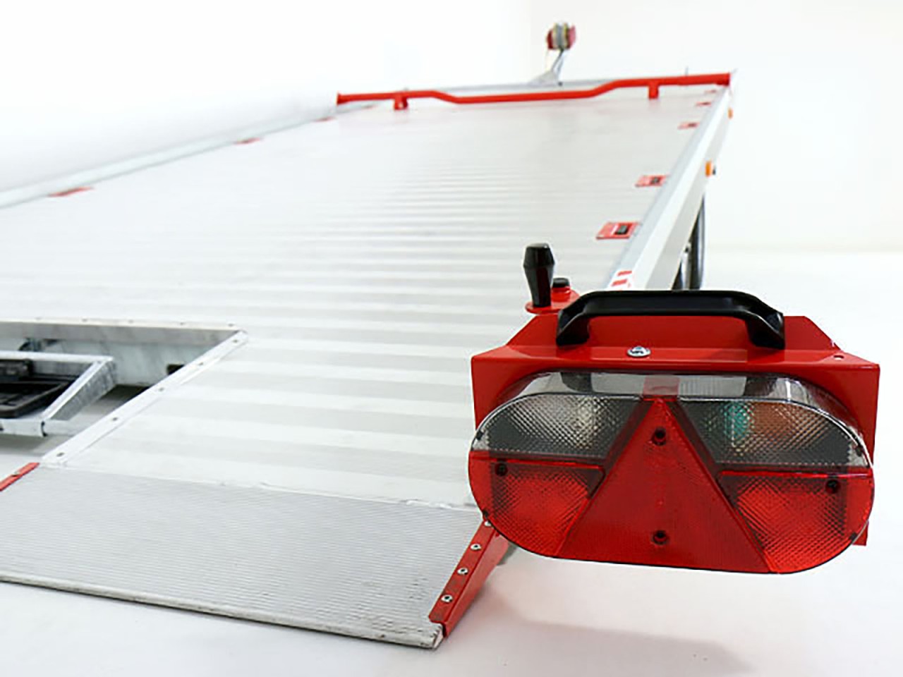 Vezeko Autotrailer Race Master Alu 209x550cm Tridem 3,5t-E-Winde-Neu – Bild 12