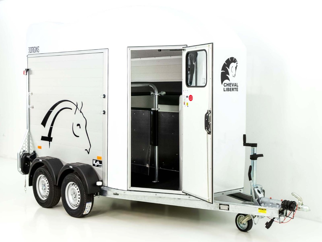 Cheval Liberte Pferdeanhänger GOLD Origins, Sattelkammer, weiß-Neu – Bild 5