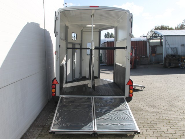 Ifor Williams Pferdeanhänger HB511-Heckklappen-Türkombination-schwarz-Neu – Bild 6