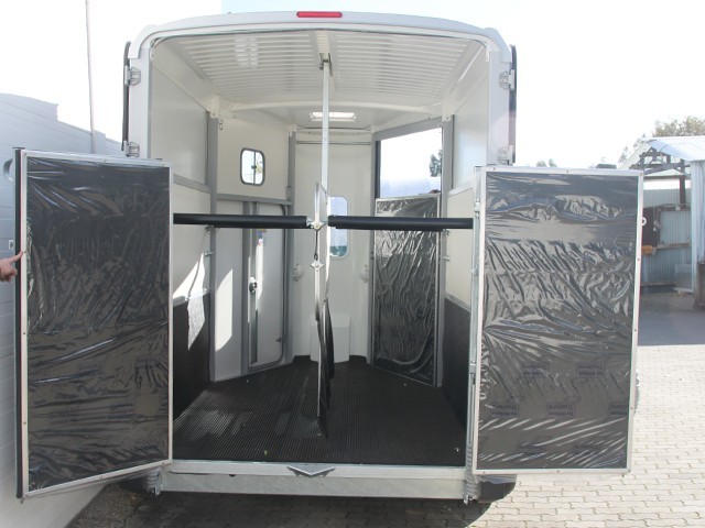 Ifor Williams Pferdeanhänger HB511-Heckklappen-Türkombination-schwarz-Neu – Bild 7