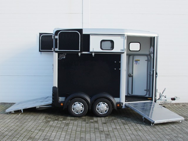 Ifor Williams Pferdeanhänger HB506-Frontausstieg-Klappenkombi-schwarz-Neu – Bild 6