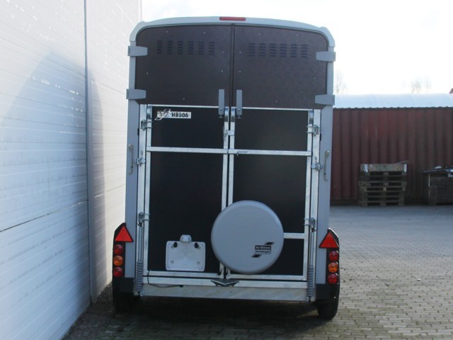 Ifor Williams Pferdeanhänger HB506-Frontausstieg-Klappenkombi-schwarz-Neu – Bild 7